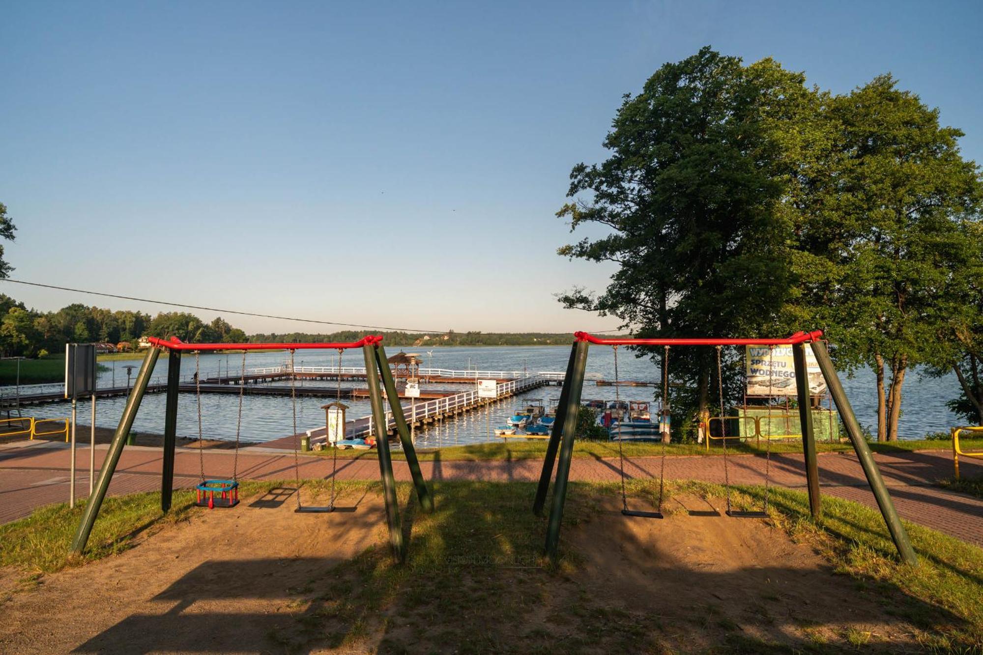 Domek Nad Jeziorem Кретовини Екстериор снимка